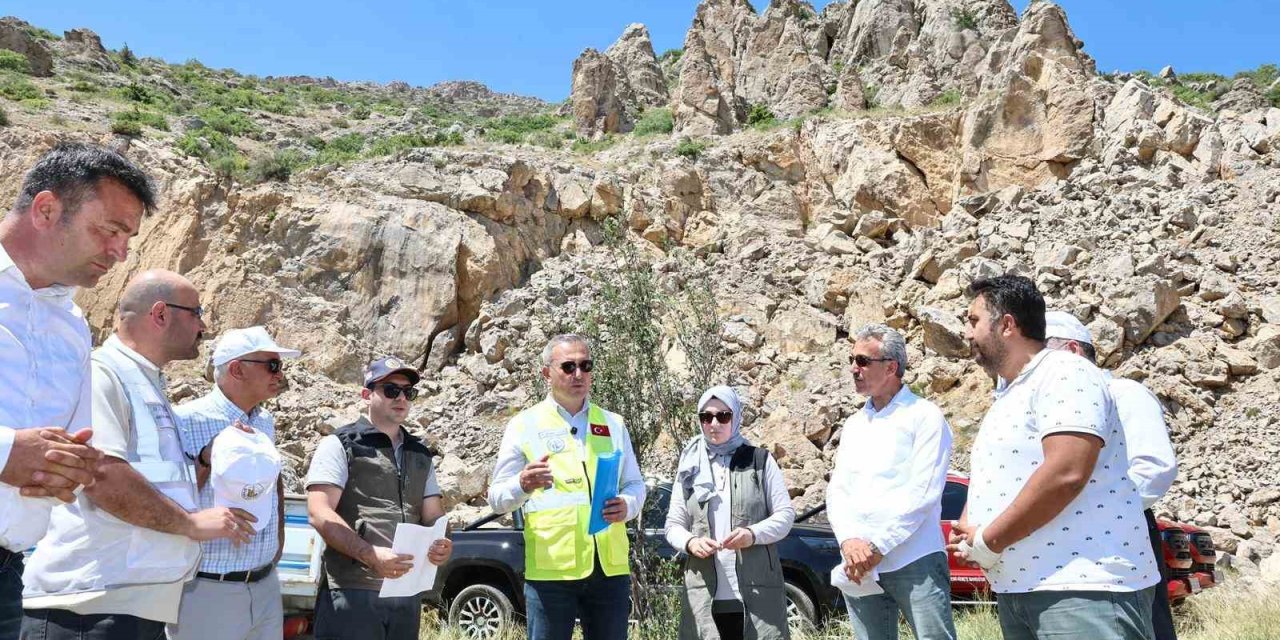 Sivas'ta taş ocağı 25 yıl sonra faaliyete geçirildi
