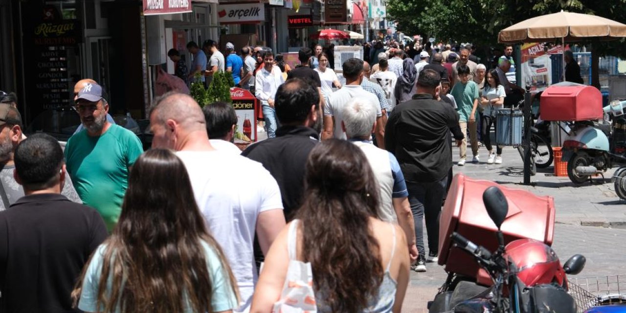Gençler yollarda, 2024’te en fazla göç edenler 20-24 yaş arası oldu