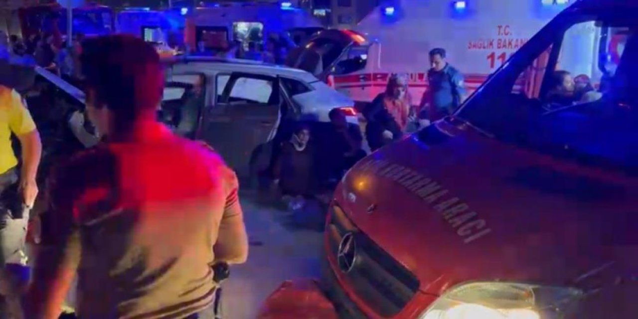 Kırmızı ışık ihlali ortalığı savaş alanına çevirdi: 2'si ağır 8 yaralı