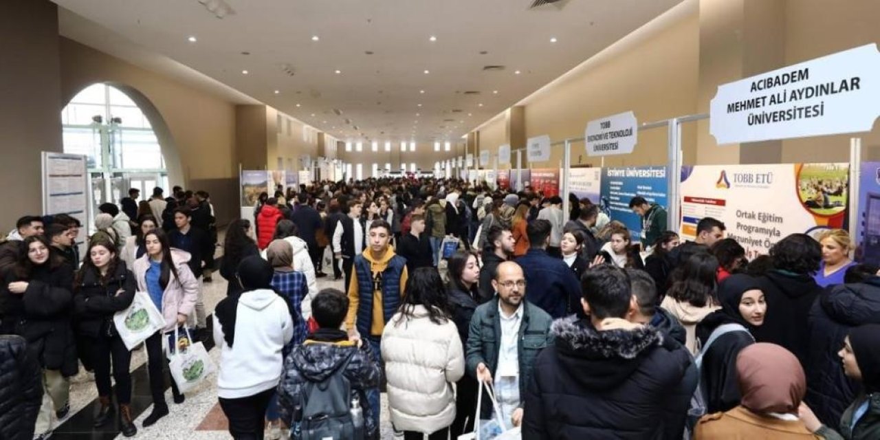 Geleceğini birlikte şekillendirelim, GİBTÜ tercih günlerinde adaylarla buluşuyor