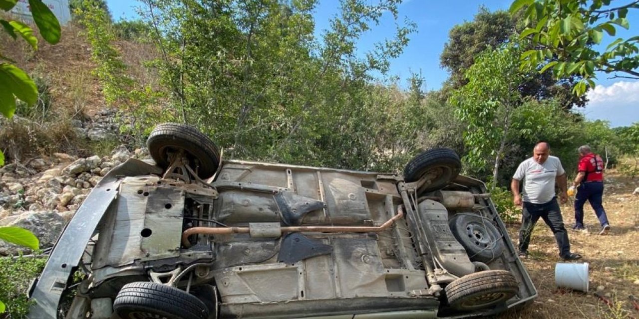 Otomobil uçuruma yuvarlandı: 5 yaralı