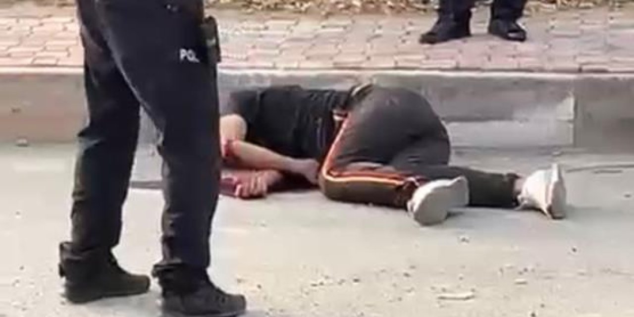 Kan donduran  cinayet, Baba, kendi evladını defalarca bıçaklayarak öldürdü