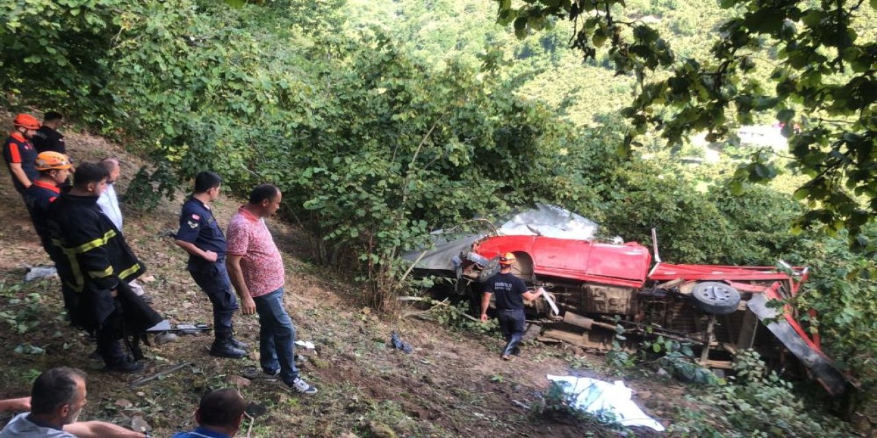 Fındık işçilerini taşıyan araç şarampole yuvarlandı: 1 ölü, 9 yaralı