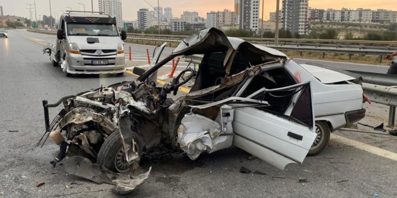 Tarsus'ta trafik kazası: İki kardeşten biri öldü, diğeri yaralandı