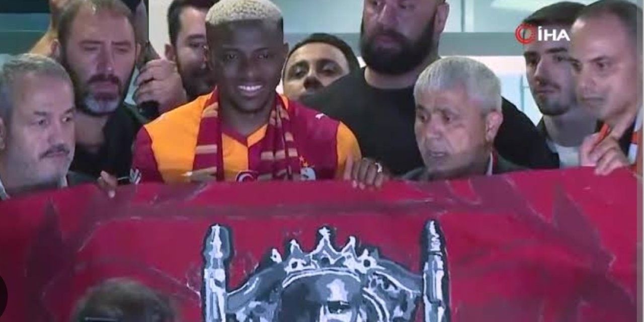 Victor Osimhen, İstanbul’a geldi