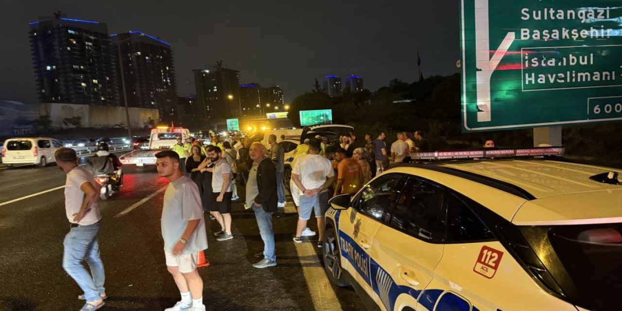 Zincirleme trafik kazasında 16 araç birbirine girdi: 6 yaralı