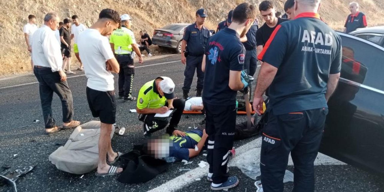 Elazığ-Diyarbakır kara yolunda feci kaza:1'i ağır 6 yaralı