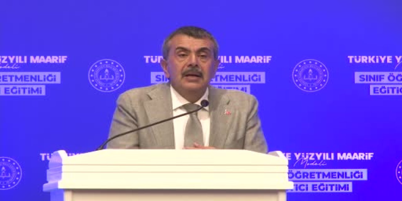 Bakan Tekin'den  okullarda serbest kıyafet uygulamasına ilişkin  açıklama