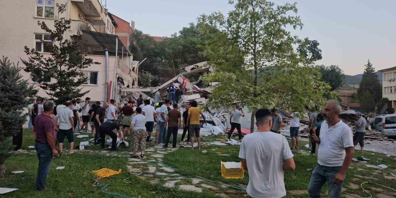 Balıkesir Sındırgı’da 6.1’lik deprem bölgedeki şehirlerde hissedildi