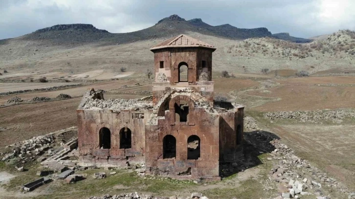 Aksaray'da ki Kızıl Kilise bin 500 yıllık tarihi ile cezbediyor