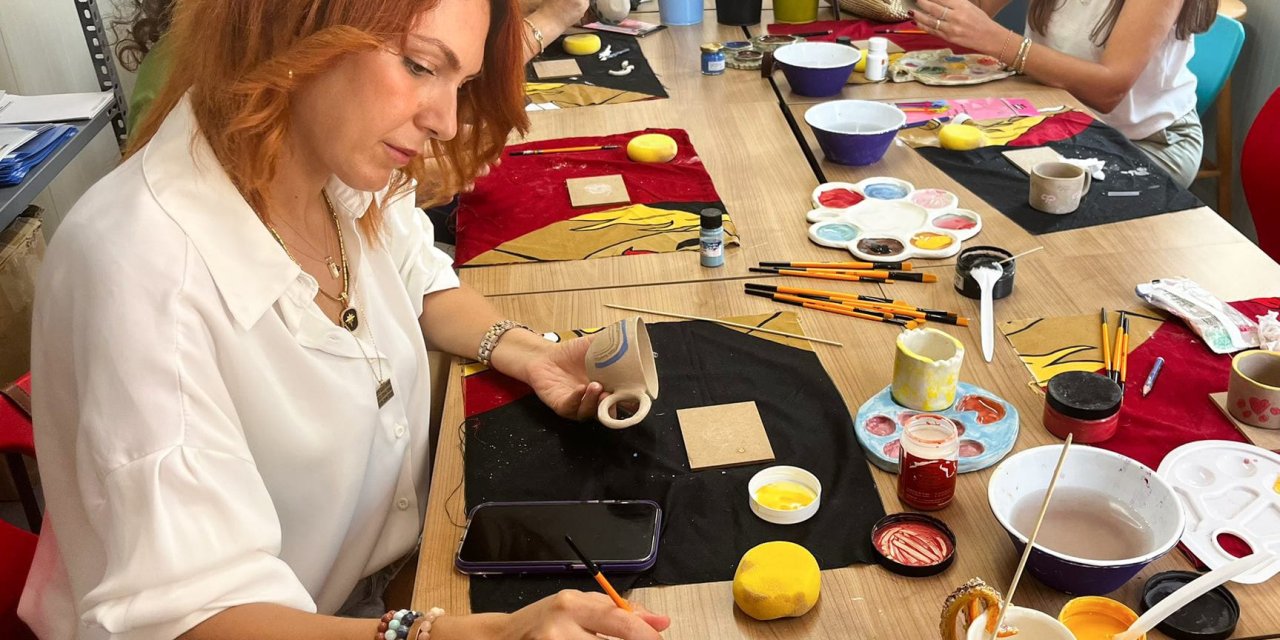 Yenişehir Belediyesi kadınlara yönelik seramik eğitimi sunuyor