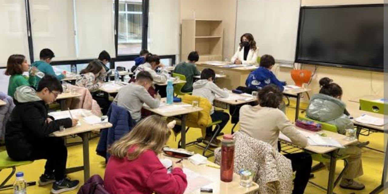 Demirel; Eğitimde, önlükle sorunlar örtülemez