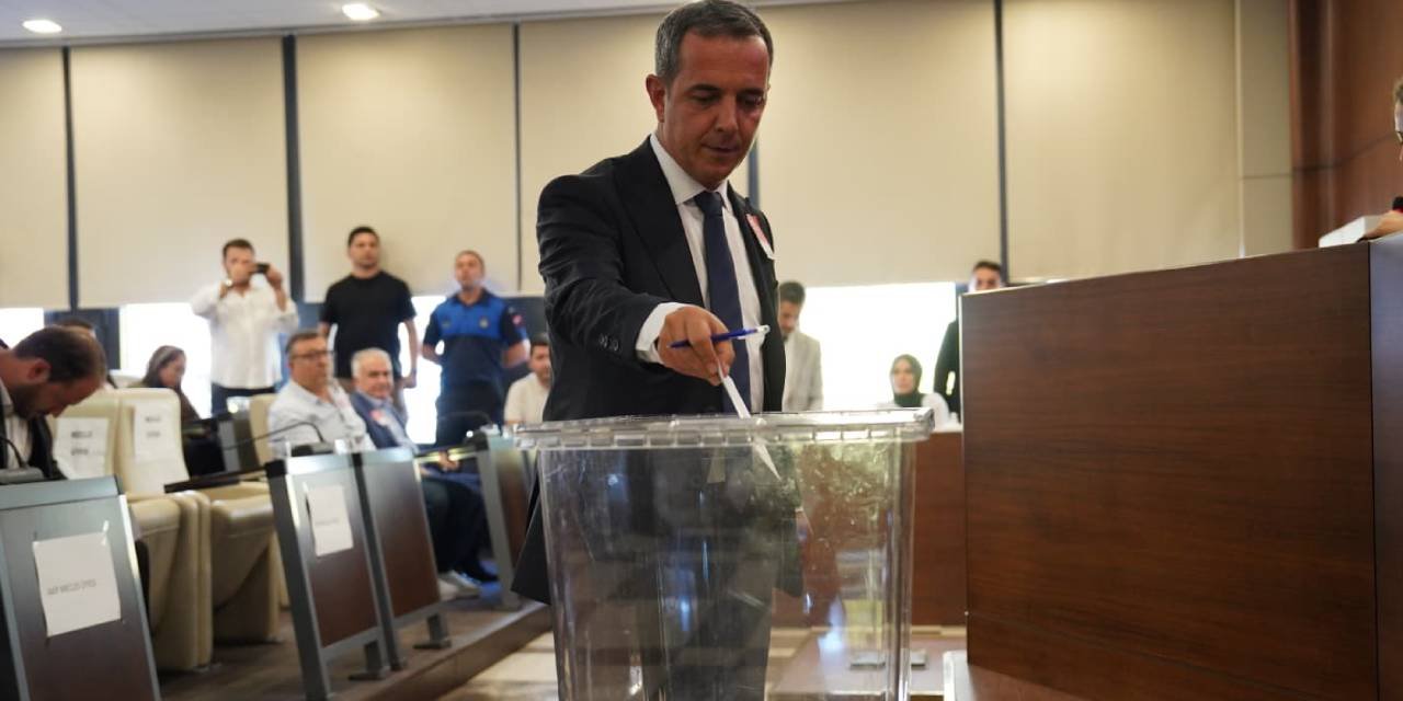 İstanbul Beyoğlu Belediye Başkanvekiliği seçimini CHP kazandı