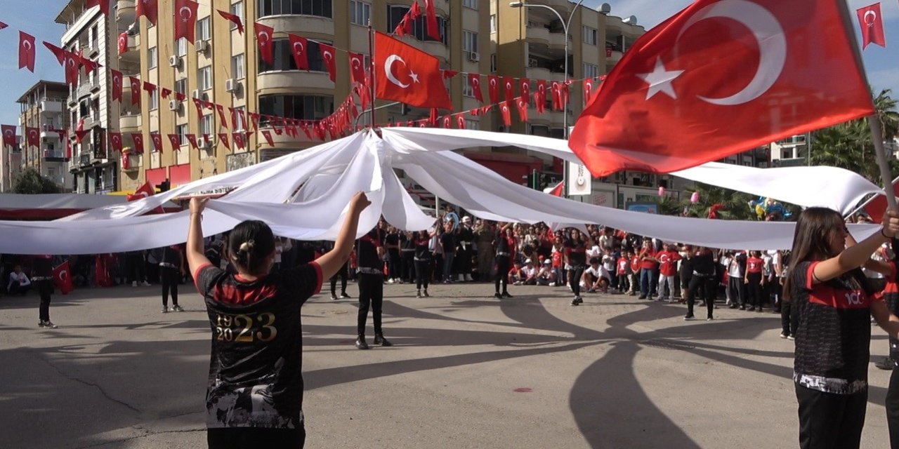 Osmaniye’de cumhuriyet coşkusu motorlarla yaşandı