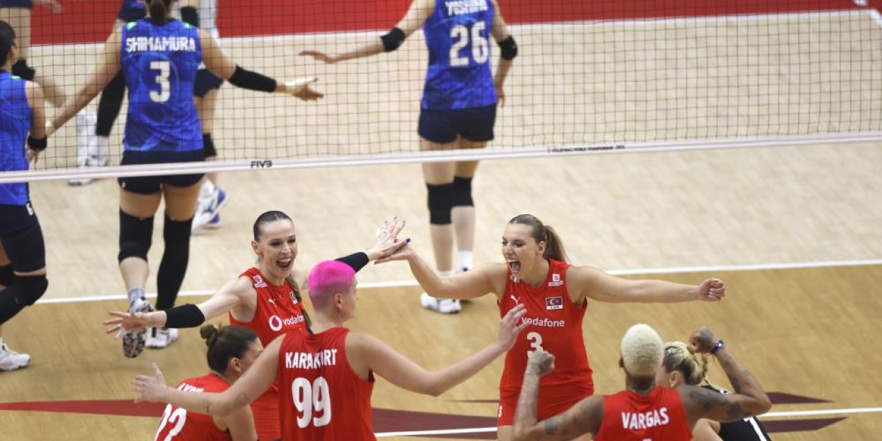 Dünya finali bizi bekliyor! Filenin Sultanları tarih yazdı