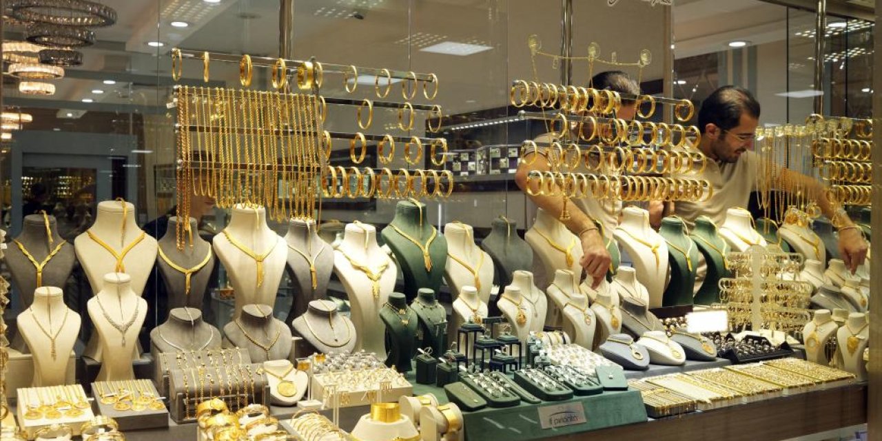 Ons  altın fiyatı 3 bin 600 doların üzerine yükseldi