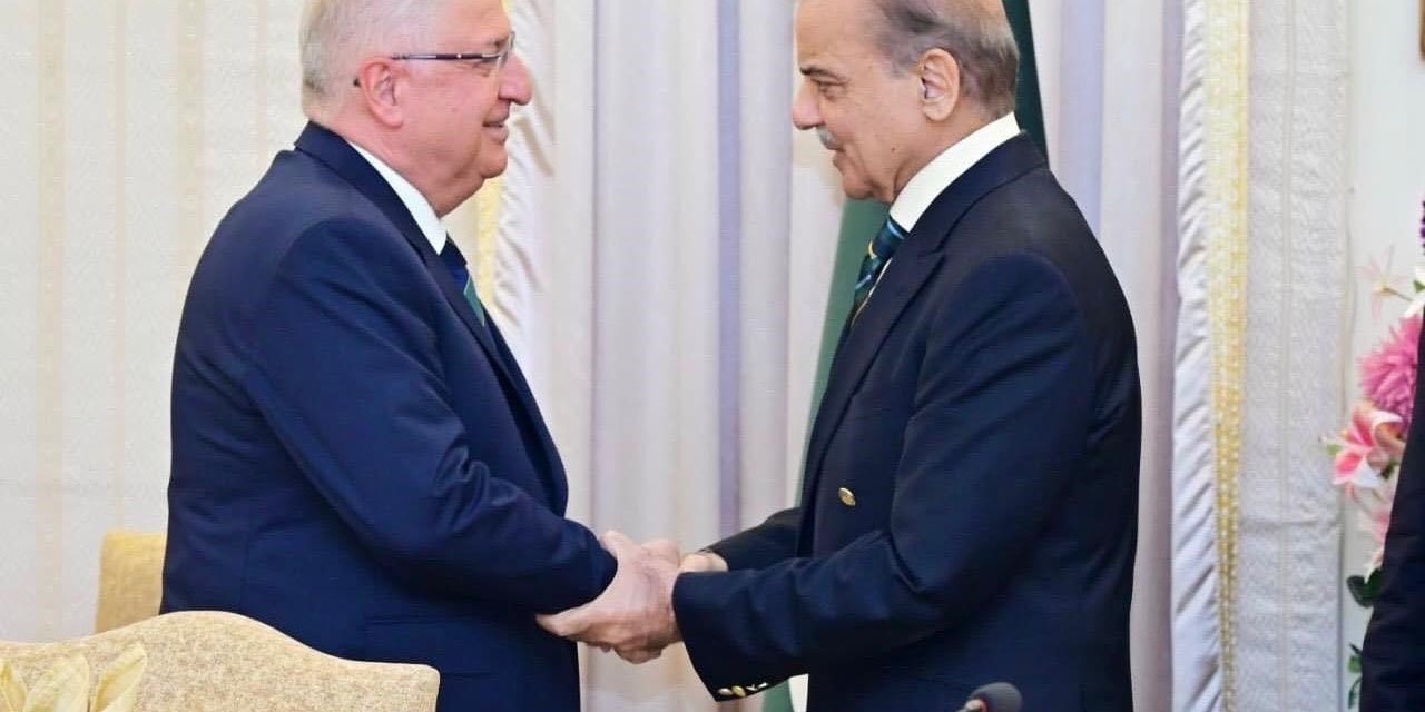 Milli Savunma Bakanı Güler, Pakistan Başbakanı Şerif ile görüştü