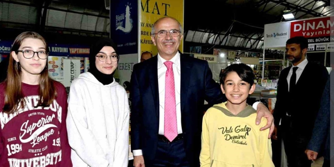 Belediyeden öğrencilere 10 bin TL destek