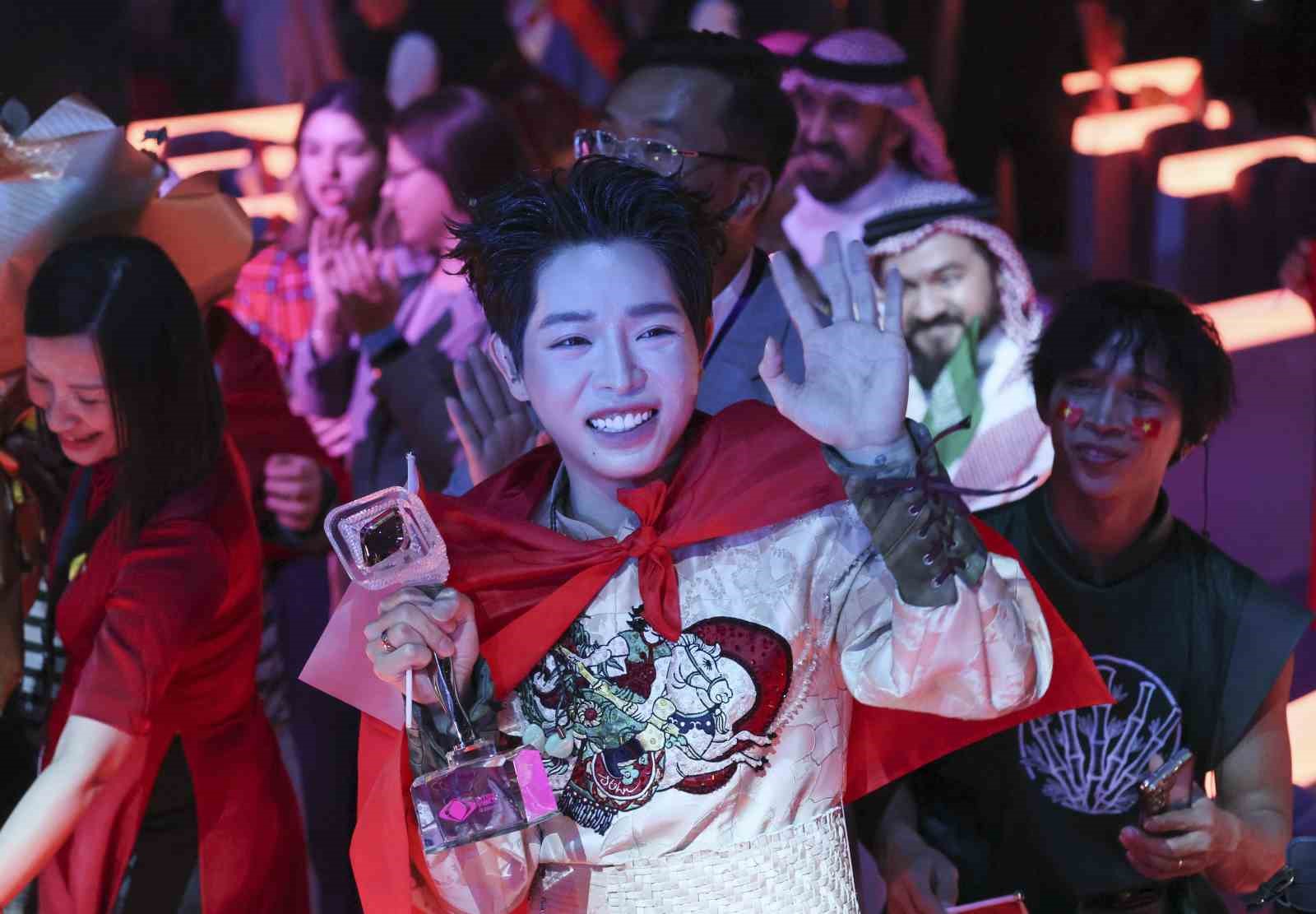 Moskova'da Intervision şarkı yarışmasını Vietnamlı kazandı