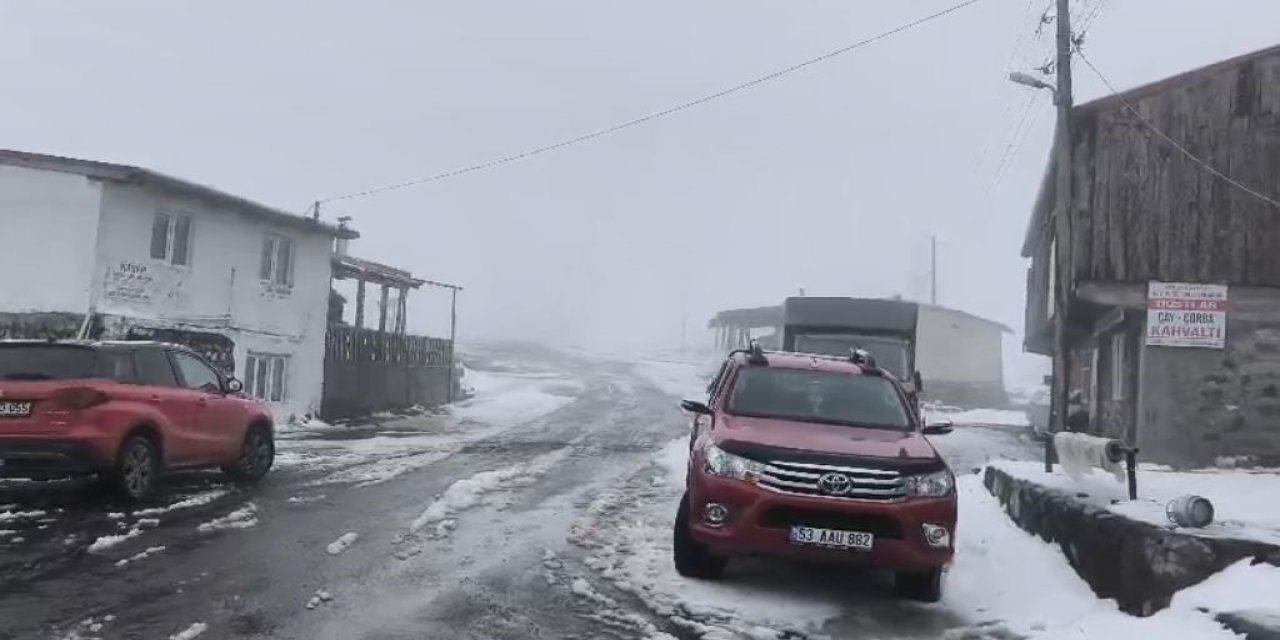 Artvin’in de sel ve kar etkili oldu