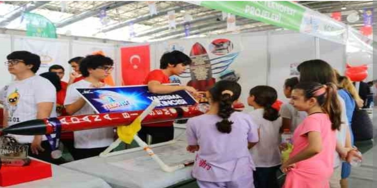 Adana’da uçak ve robotik kodlama eğitimi veriliyor