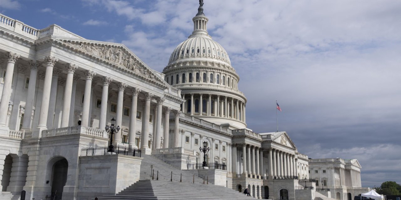 ABD Kongresi’ndeki bütçe krizi hükümetin kapanmasına neden oldu