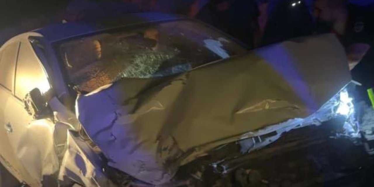 Viranşehir ilçesinde  2 otomobil çarpıştı: 1 ölü, 4 yaralı