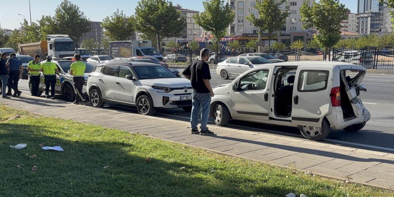Gaziantep’te zincirleme  trafik kazasında :7 kişi yaralandı