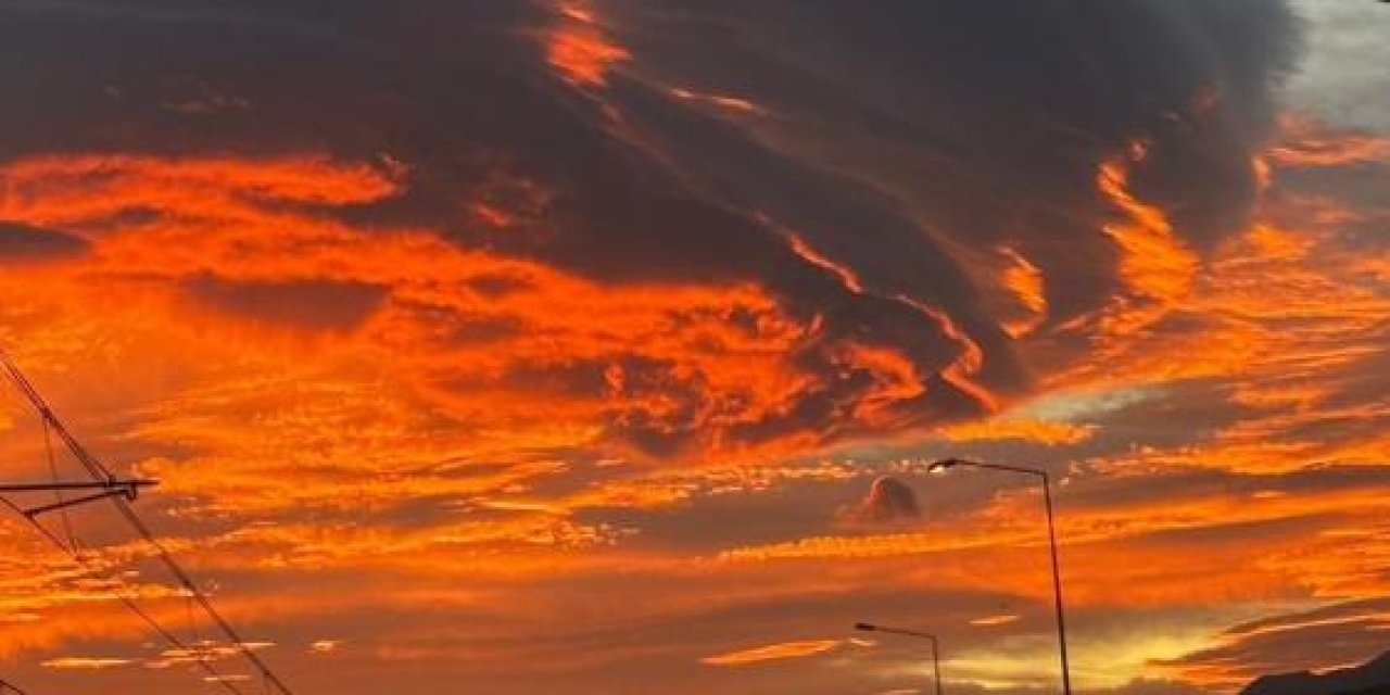 Gökyüzünü kaplayan bulutlar görenleri korkuttu