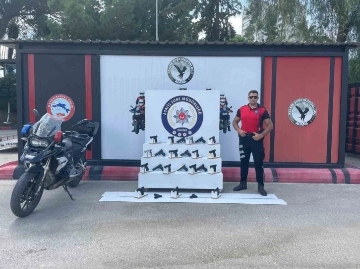 Cephanelik gibi, Adana’da 278 adet ruhsatsız silah ele geçirildi