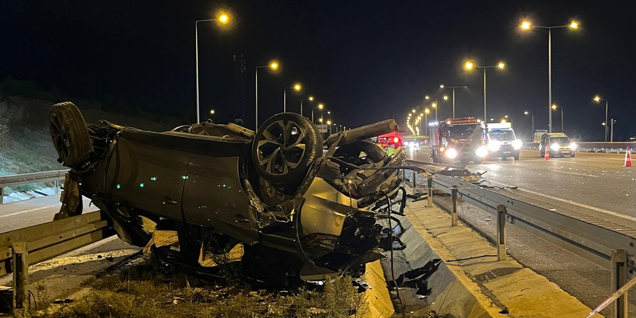 Otoyolu’nda feci kaza : 2 ölü, 5 yaralı