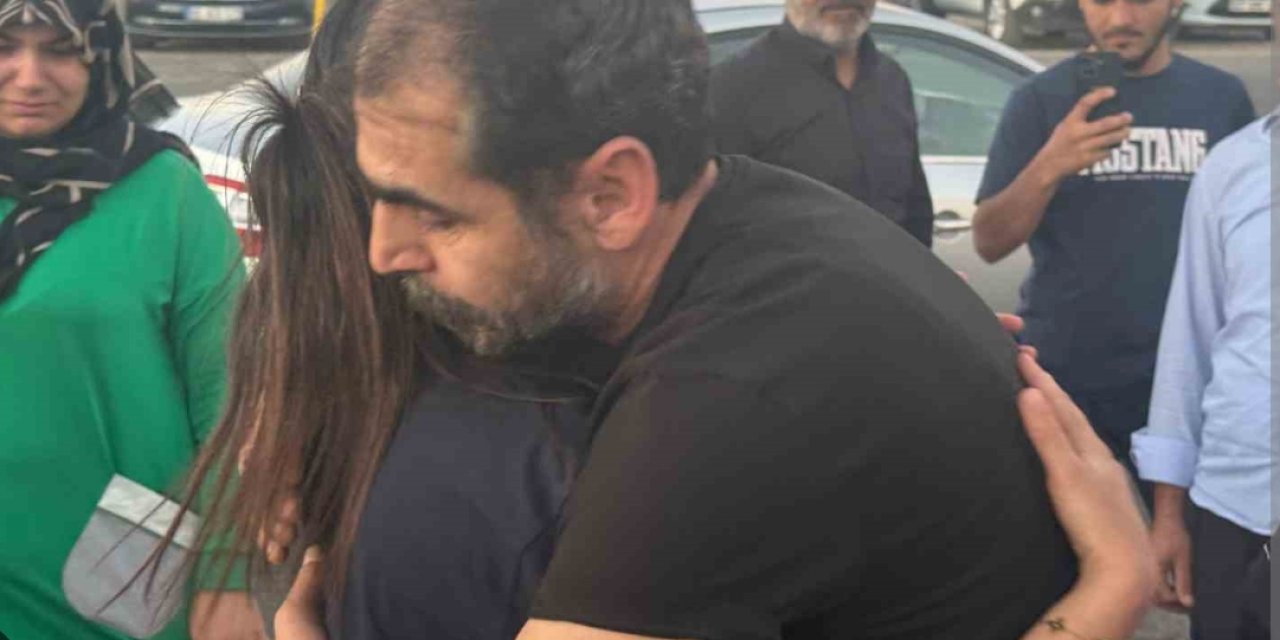 Tarsus'ta 1 kişinin öldüğü, 4 kişinin yaralandığı ve iki köpeğin telef olduğu trafik kazası kameraya yansıdı
