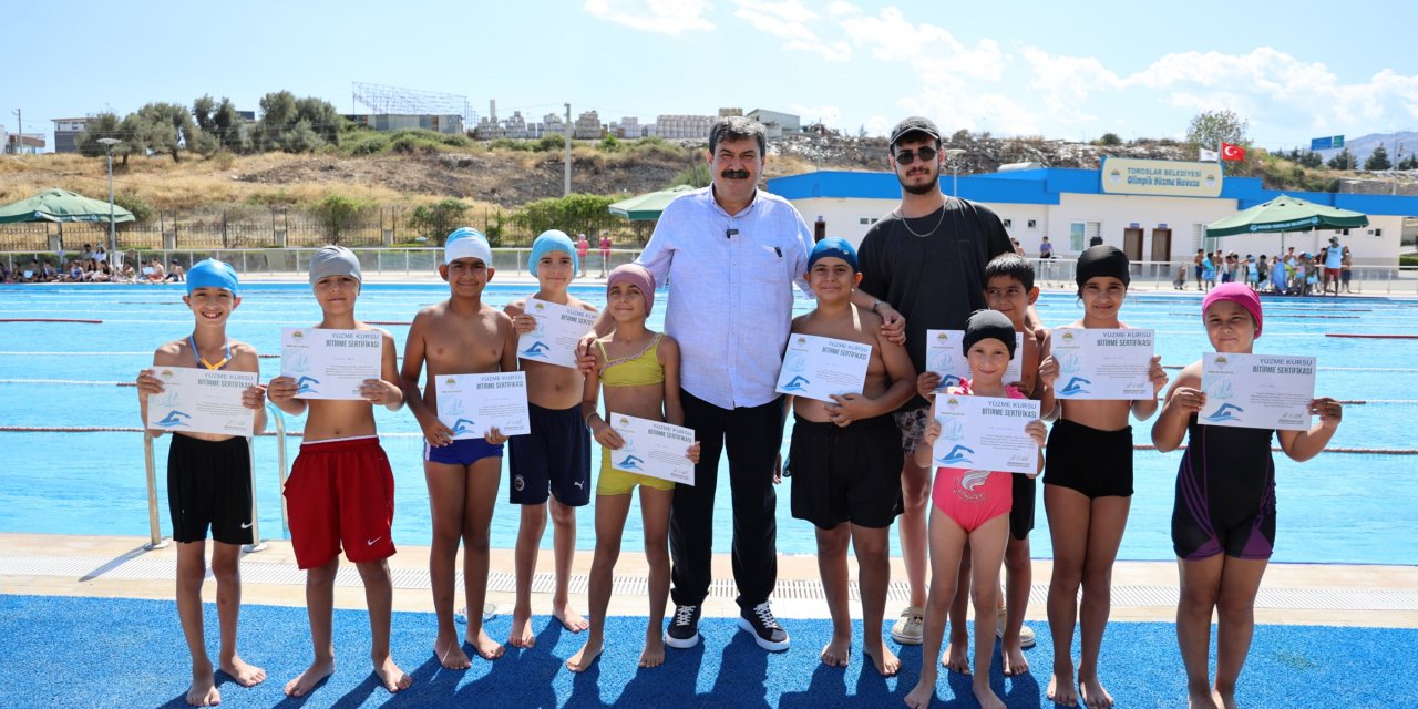 Toroslar'da binlerce çocuk yüzme öğrendi