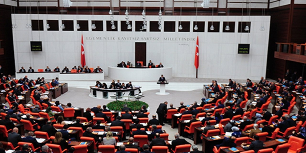 AKP ve CHP arasında "mandacı ve alçak" tartışması