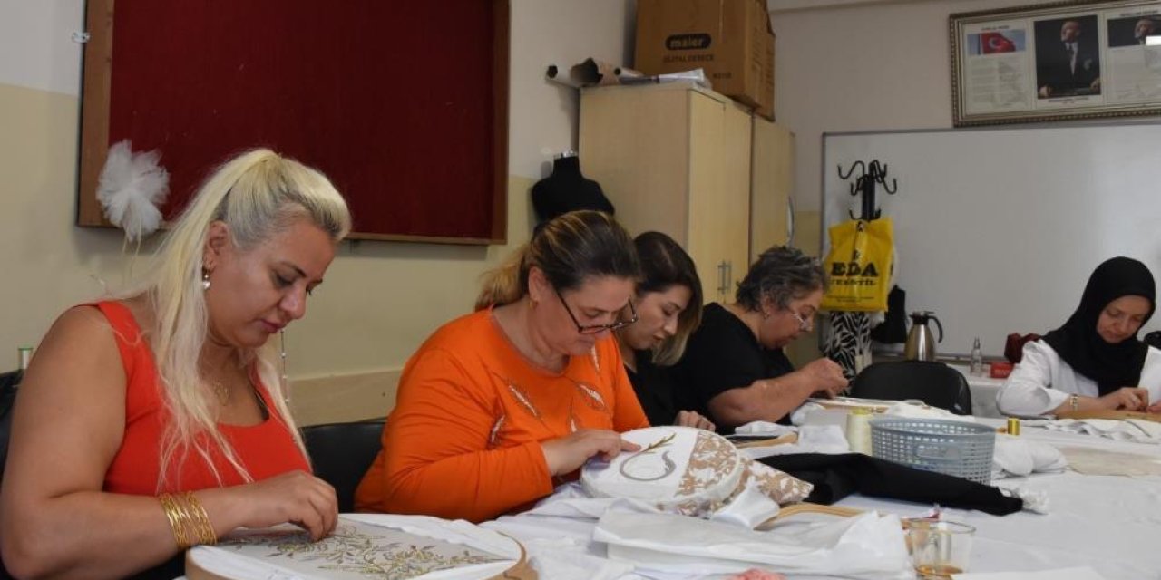 Şahinbey'de kadınlar el sanatı kurslarında yeteneklerini keşfediyor