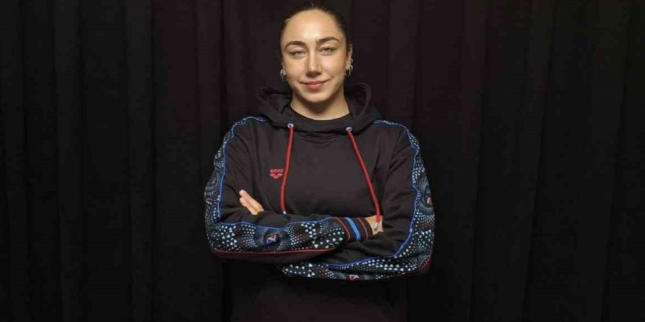 Hatay'da 39 km yüzerek Türkiye birincisi oldu