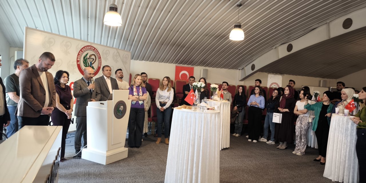 Gaziantep Eczacı Odası yönetimi, üyelerle biraraya geldi