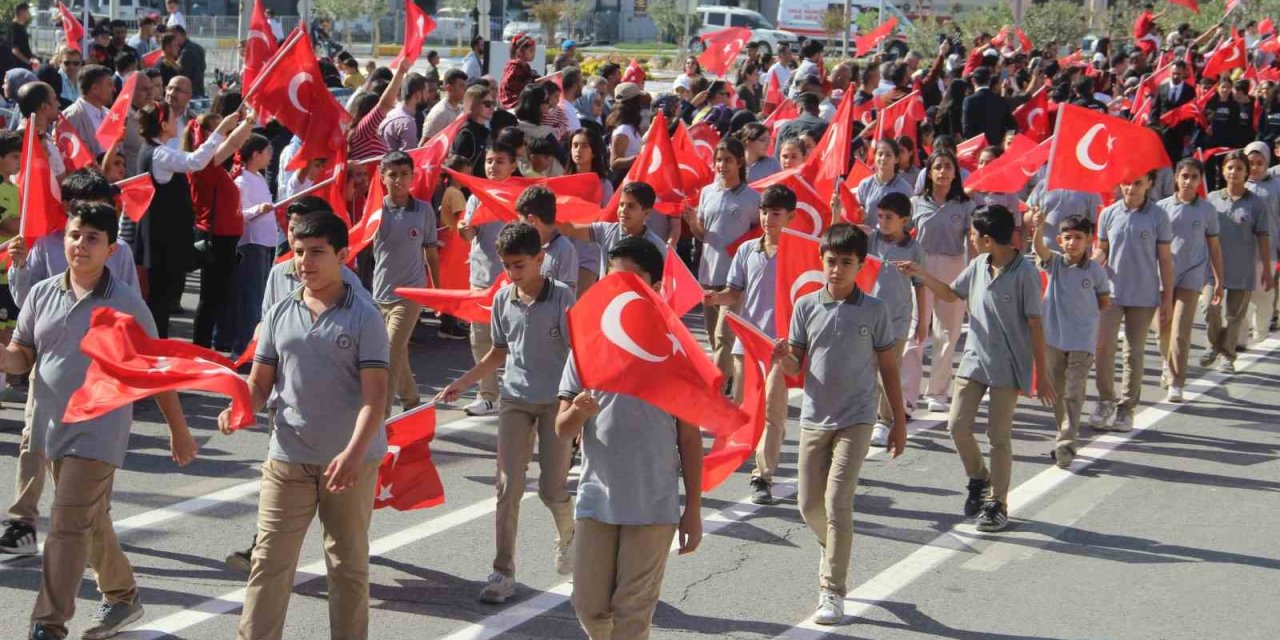 Cumhuriyet Bayramı Urfa'da coşkuyla kutlandı