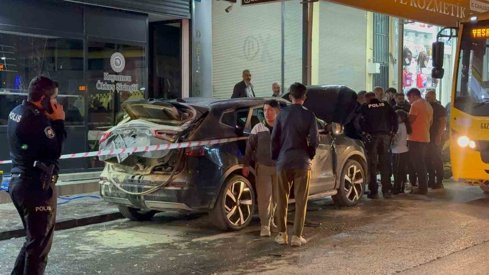 Gaziantep’te otomobilde bulunan mutfak tüpü patladı: 1 yaralı