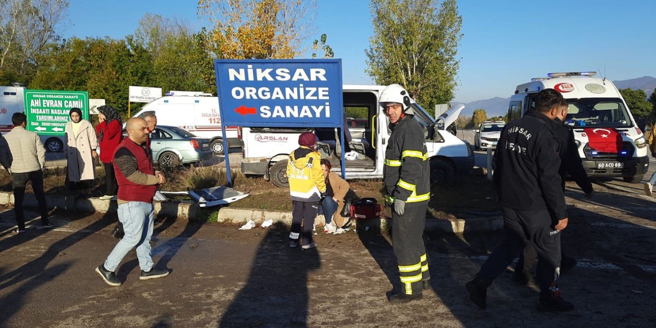 İki işçi servisi çarpıştı: 10 yaralı