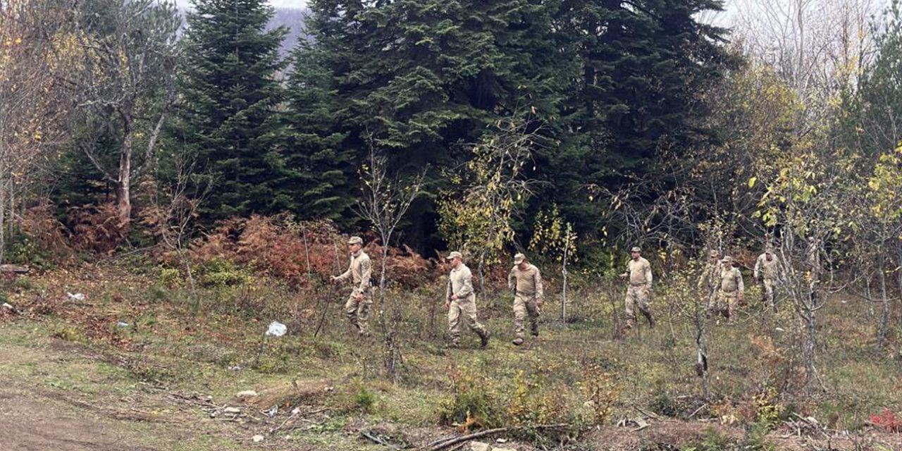 Annenin donarak, oğlunun düşerek öldüğü üzerinde duruluyor