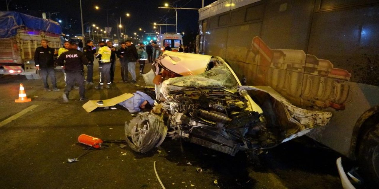 Katliam gibi kaza:2 ölü, 3 yaralı