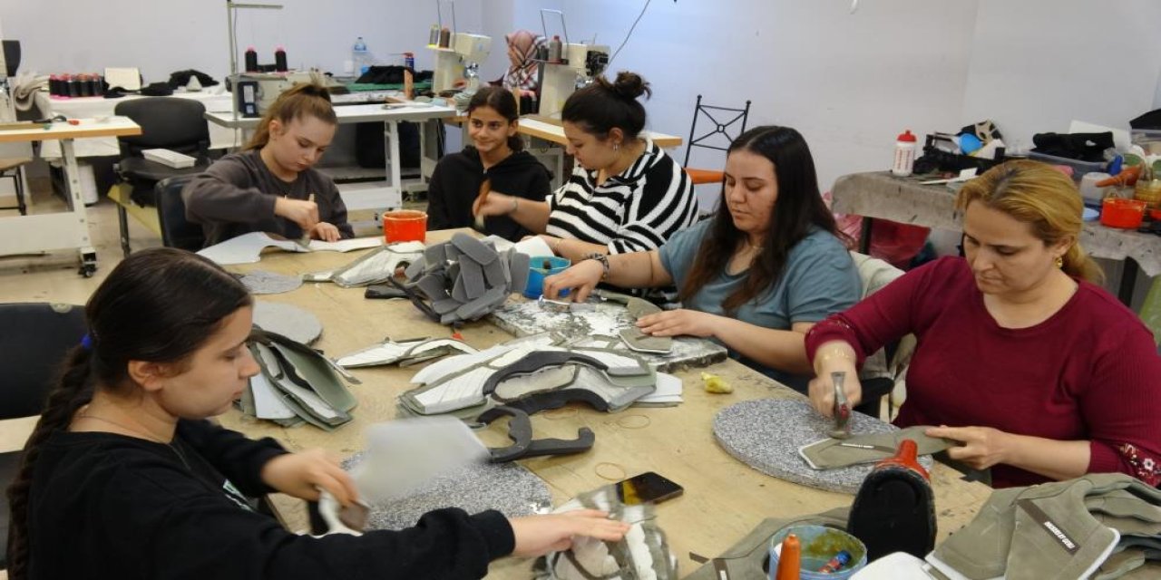 Gaziantep'te ayakkabı sektörünün imdadına kadınlar yetişti
