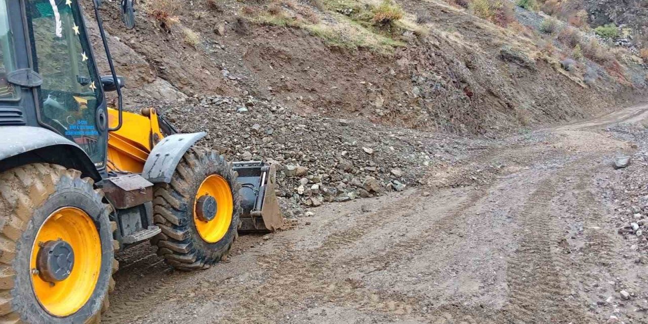 Siirt’te yağışlar heyelana yol açtı
