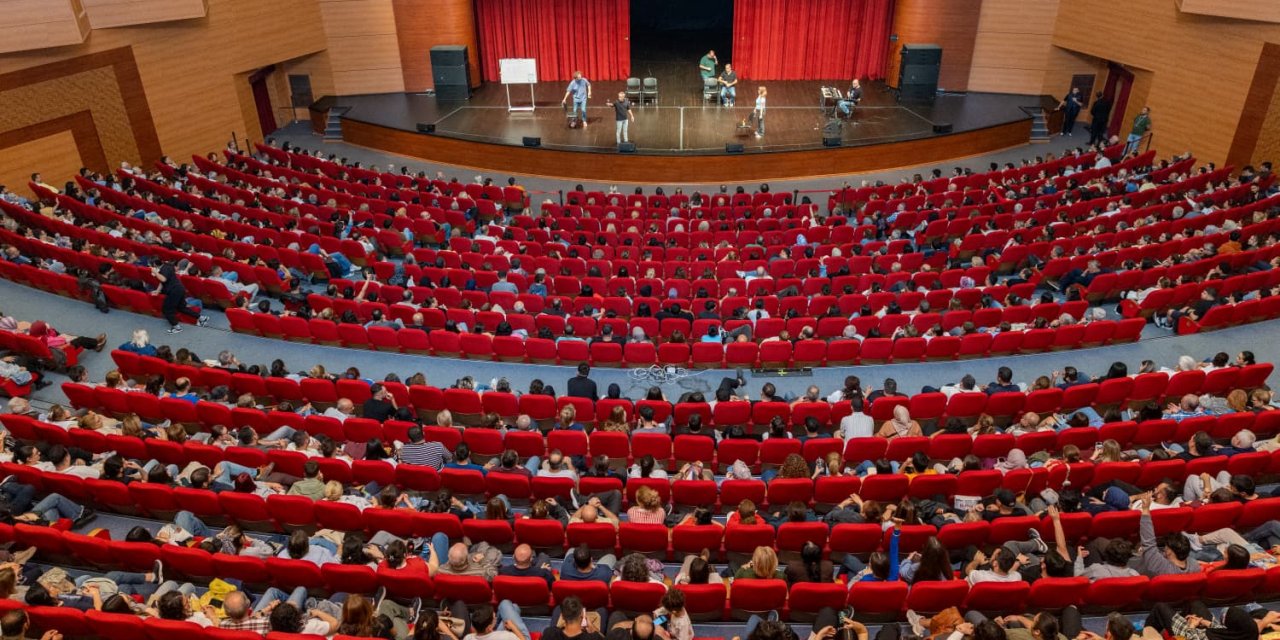 Yenişehir komedi oyunları festivaline yoğun ilgi