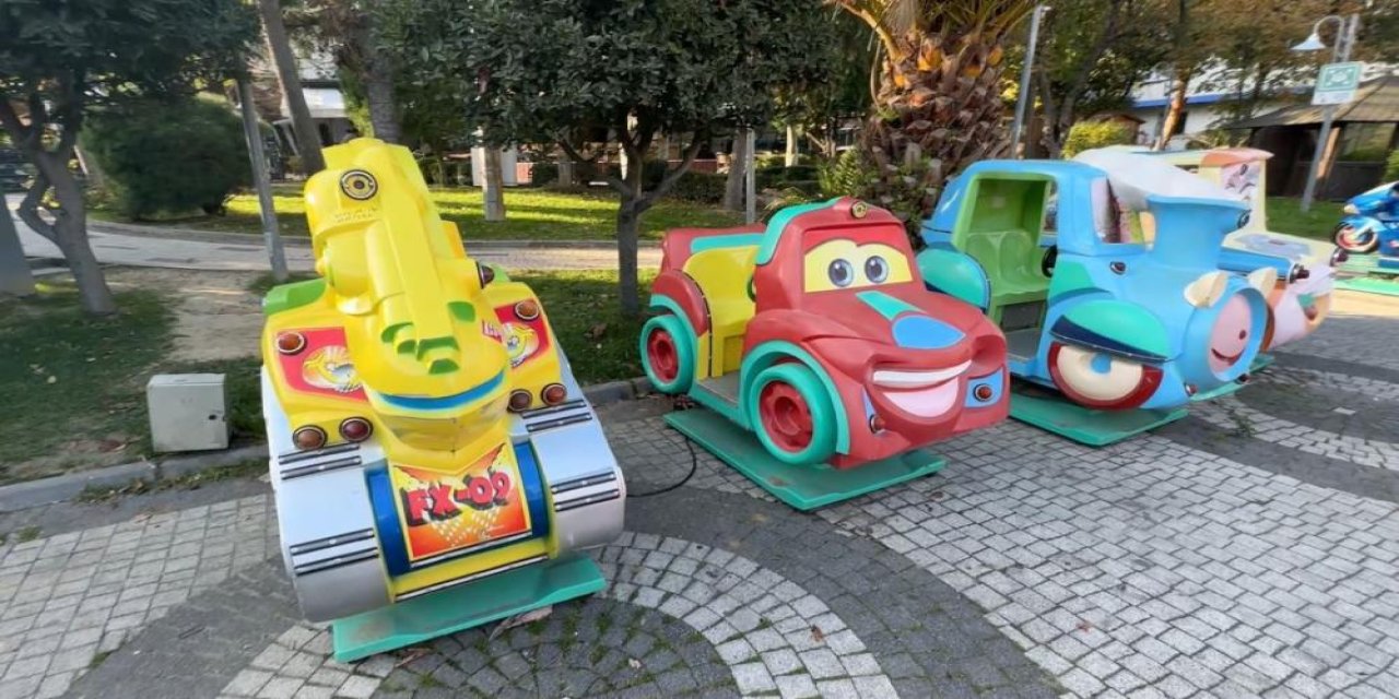 İstanbul'da  Parkda oynayan 4 çocuk, elektrik akımına kapıldı