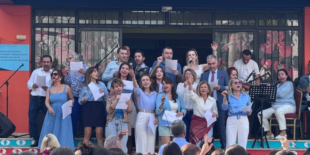 Şehit Fatih Soydan Ortaokulunda Öğretmenler Günü Coşkusu