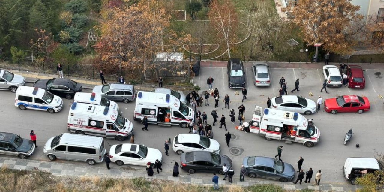 Adliye çıkışı bıçaklı kavga: 3'ü ağır 5 yaralı