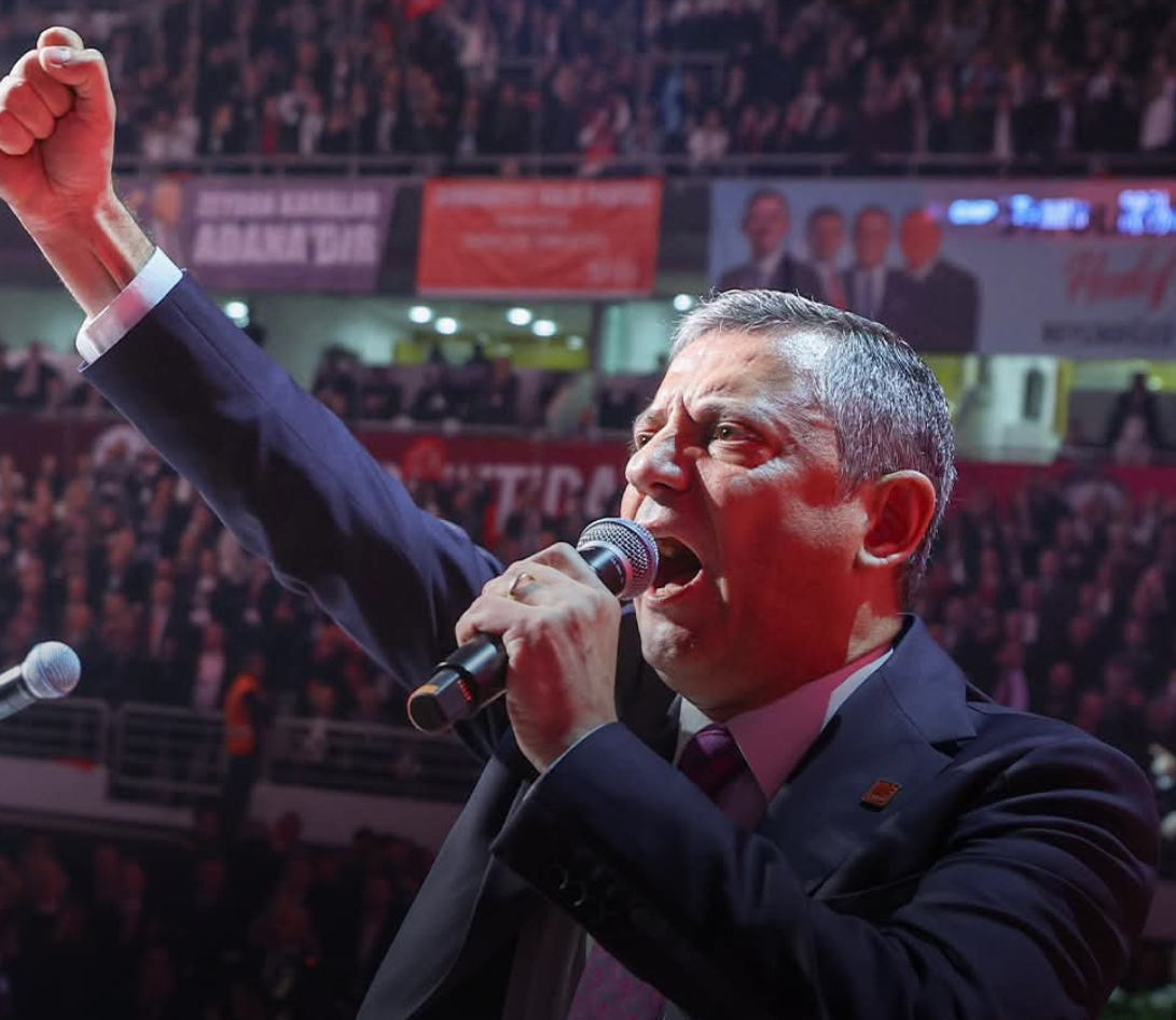 CHP'de Özgür Özel’in listesi firesiz geçti