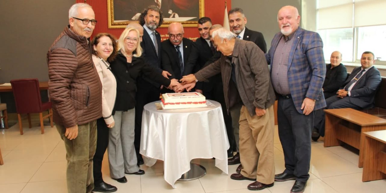 Mersin Barosu 'nun kuruluş yıldönümünde pastalı kutlama